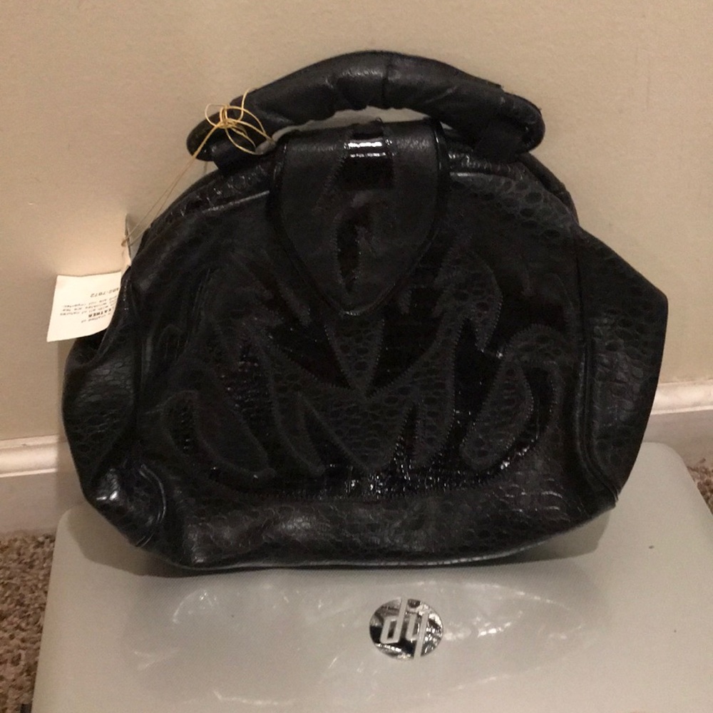 Black hand back